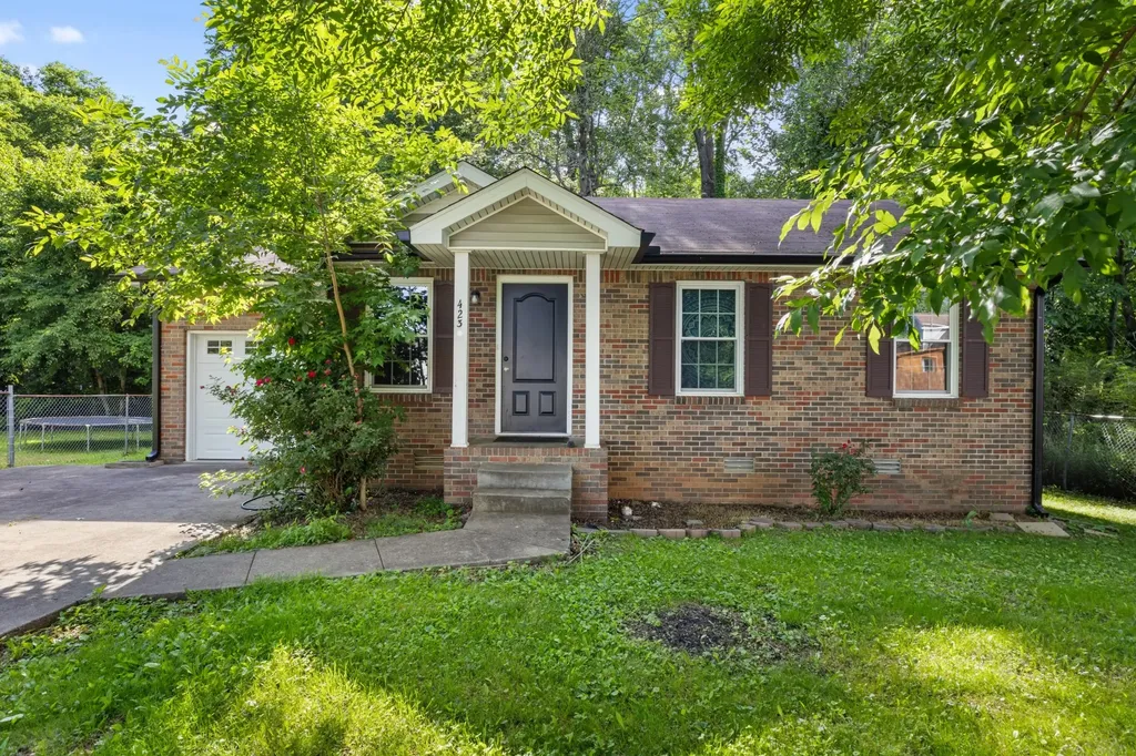 423 Donna Drive Clarksville TN 37042