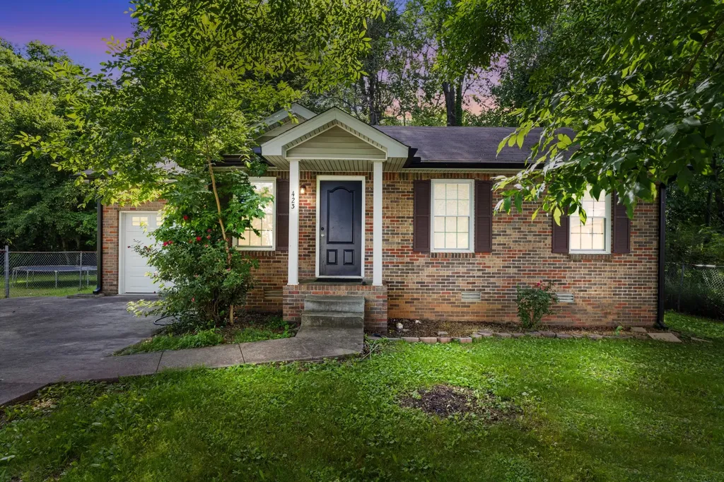423 Donna Drive Clarksville TN 37042