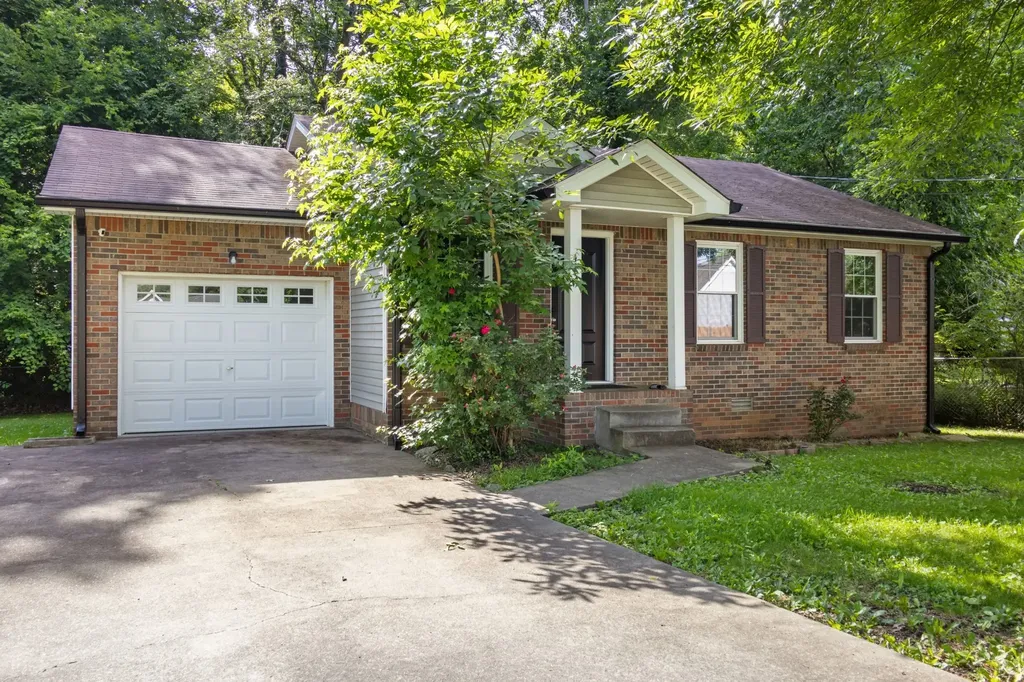 423 Donna Drive Clarksville TN 37042