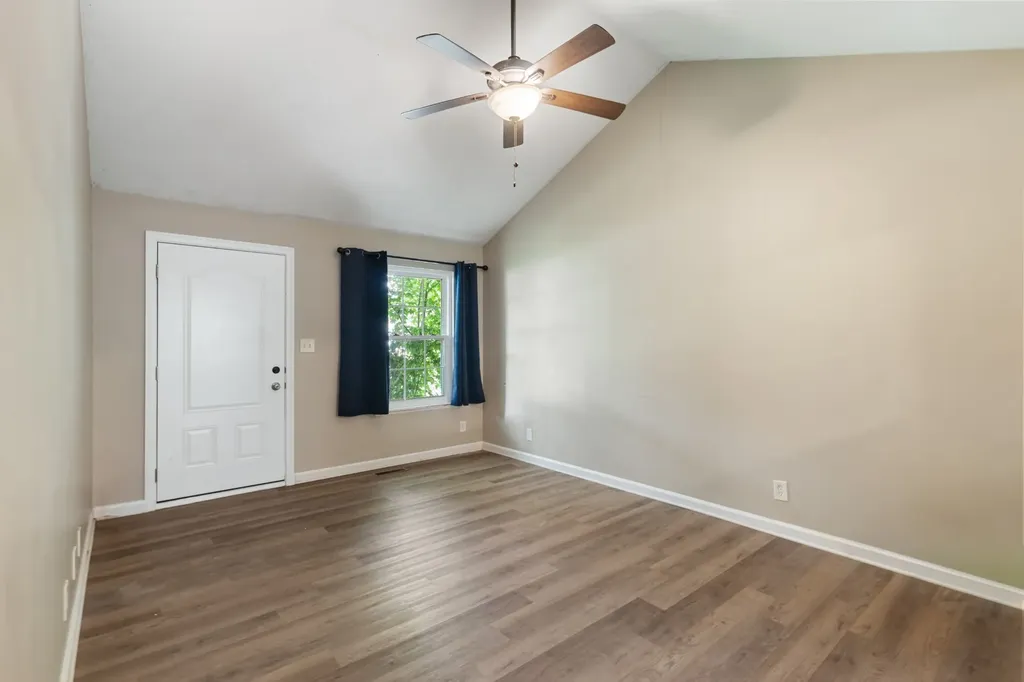 423 Donna Drive Clarksville TN 37042