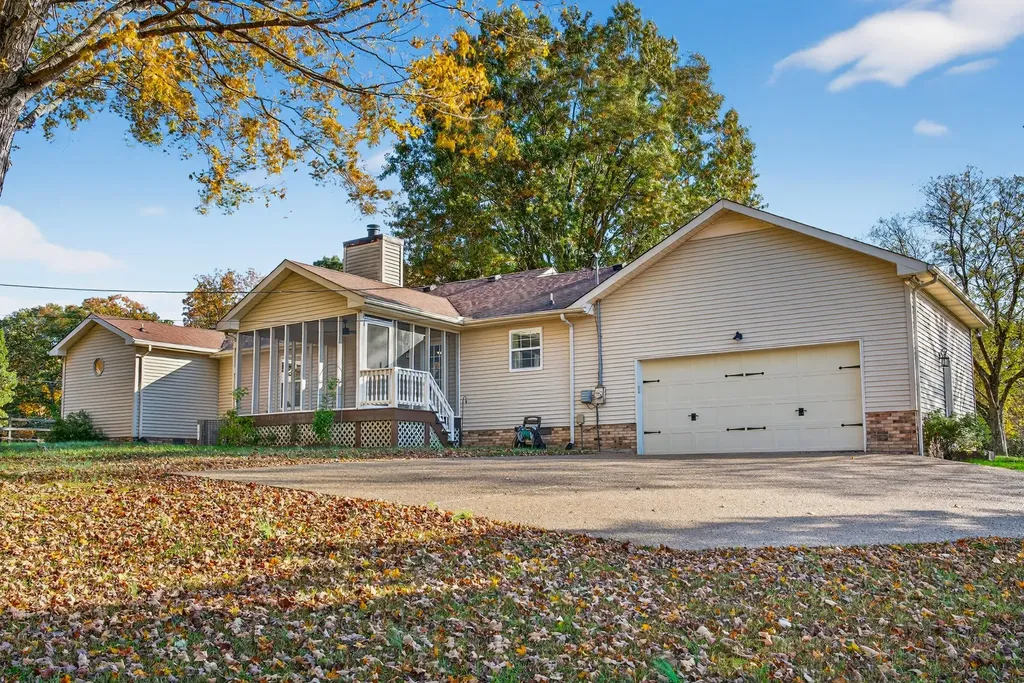 226 W Biggs Road Cottontown TN 37048