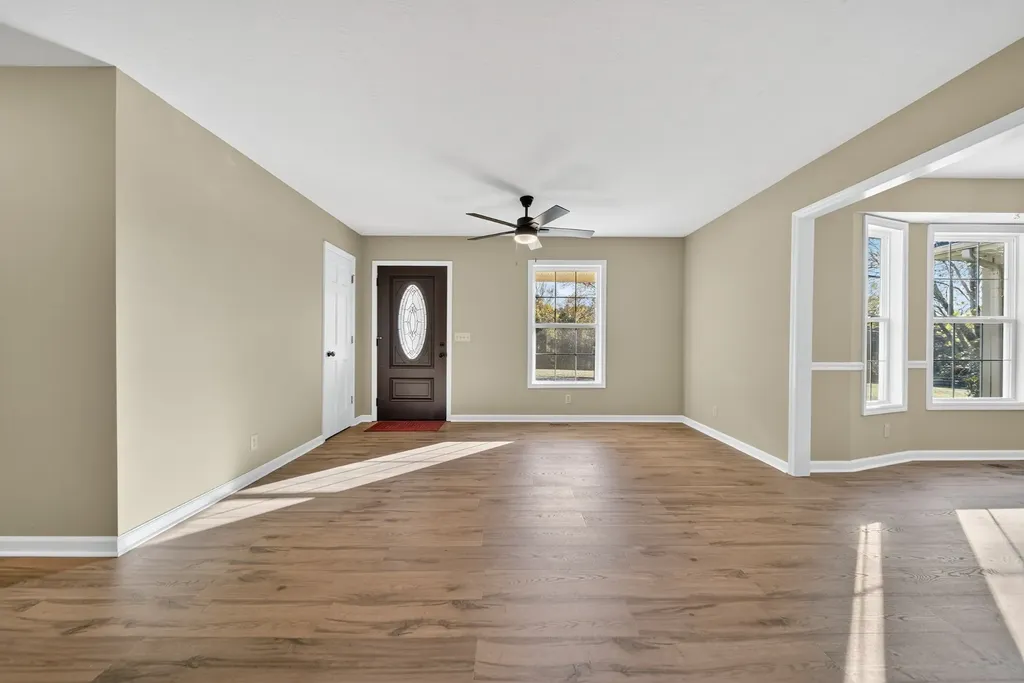 226 W Biggs Road Cottontown TN 37048
