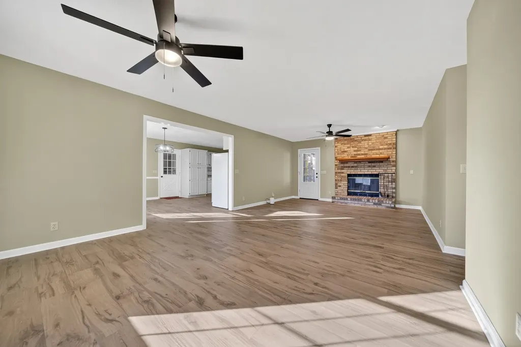 226 W Biggs Road Cottontown TN 37048