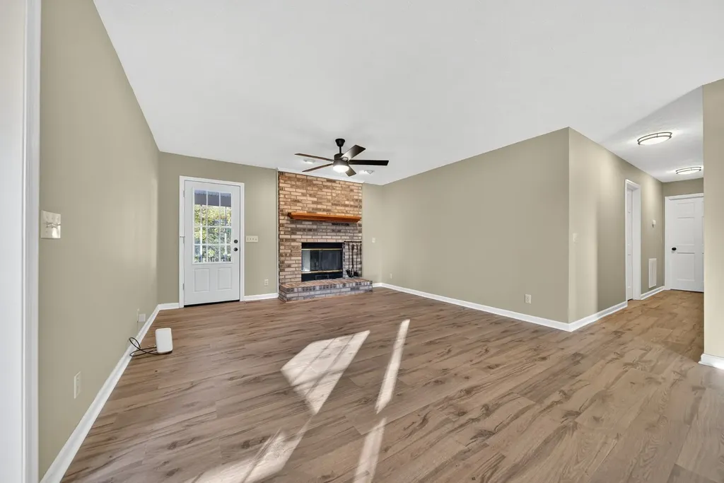 226 W Biggs Road Cottontown TN 37048