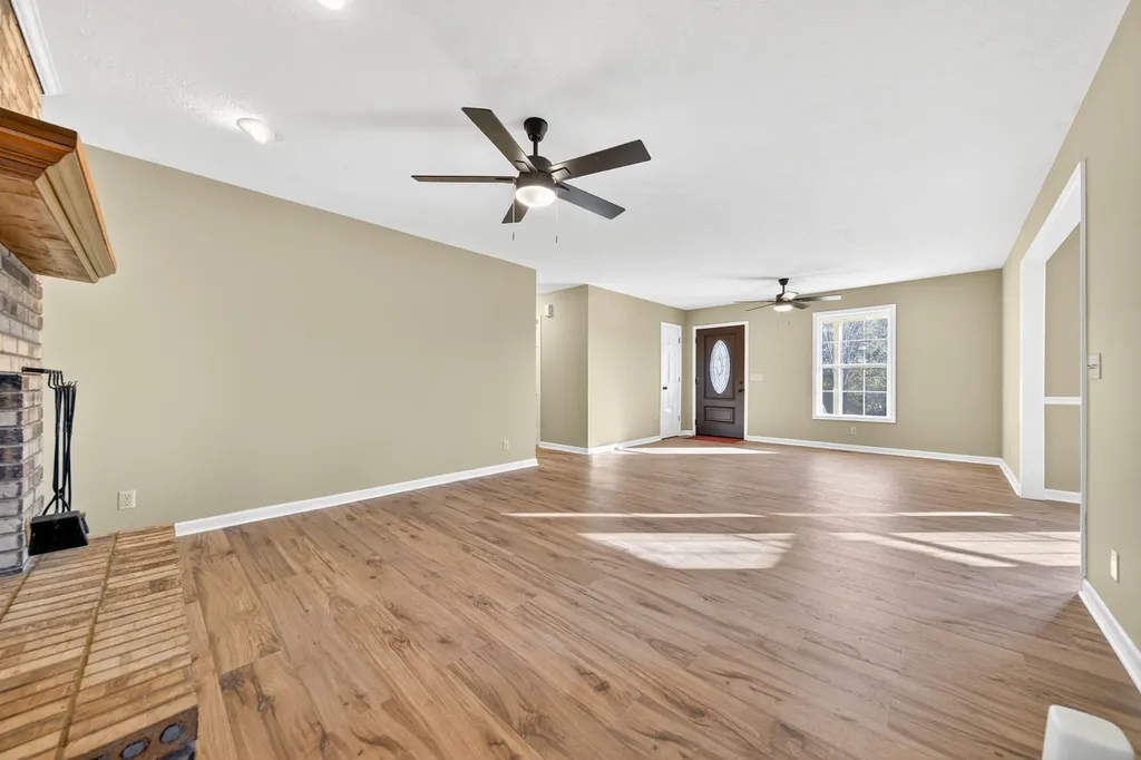 226 W Biggs Road Cottontown TN 37048