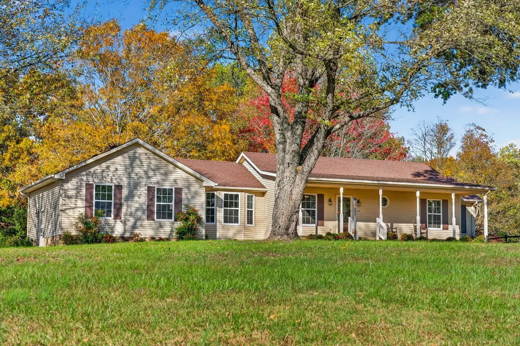 226 W Biggs Road Cottontown TN 37048
