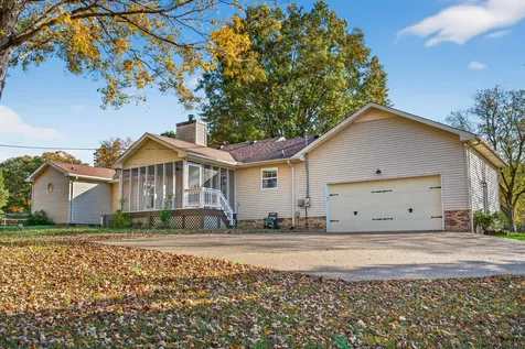 226 W Biggs Road Cottontown TN 37048