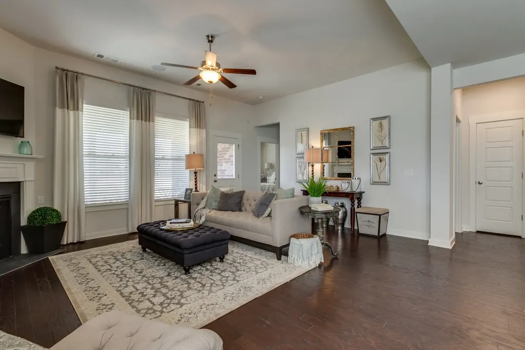 588 Foxglove Lane Clarksville TN 37043