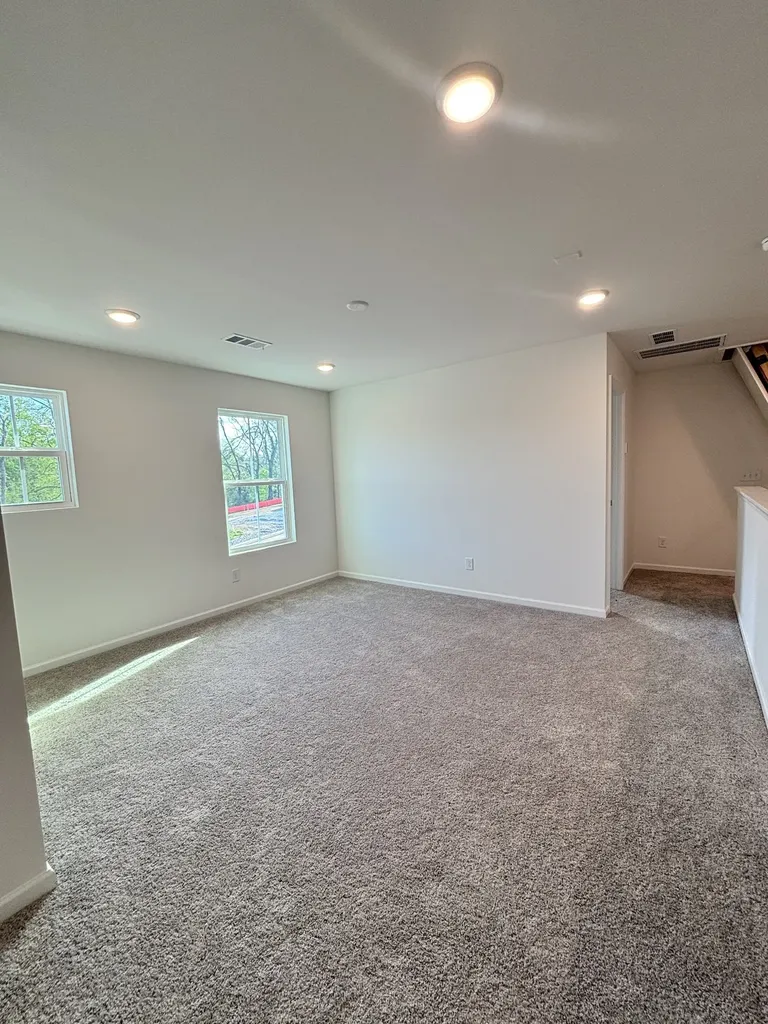 207 Land Breeze Drive La Vergne TN 37086