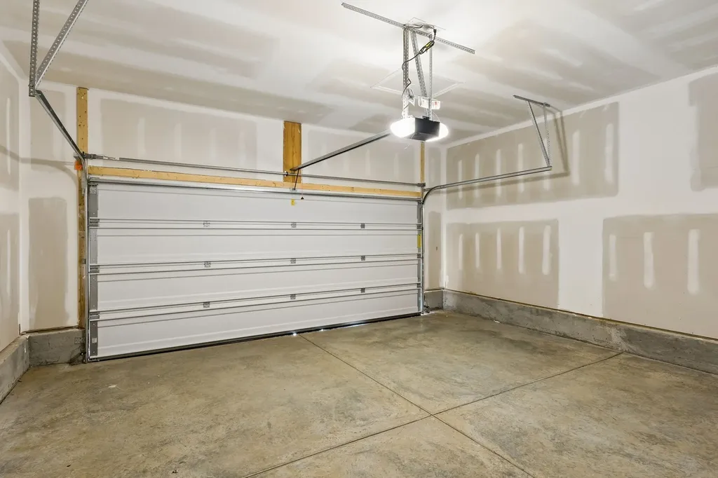 3284 Barrel Oak Pass Columbia TN 38401