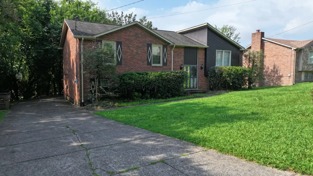4301 Golden Hills Drive Nashville TN 37218