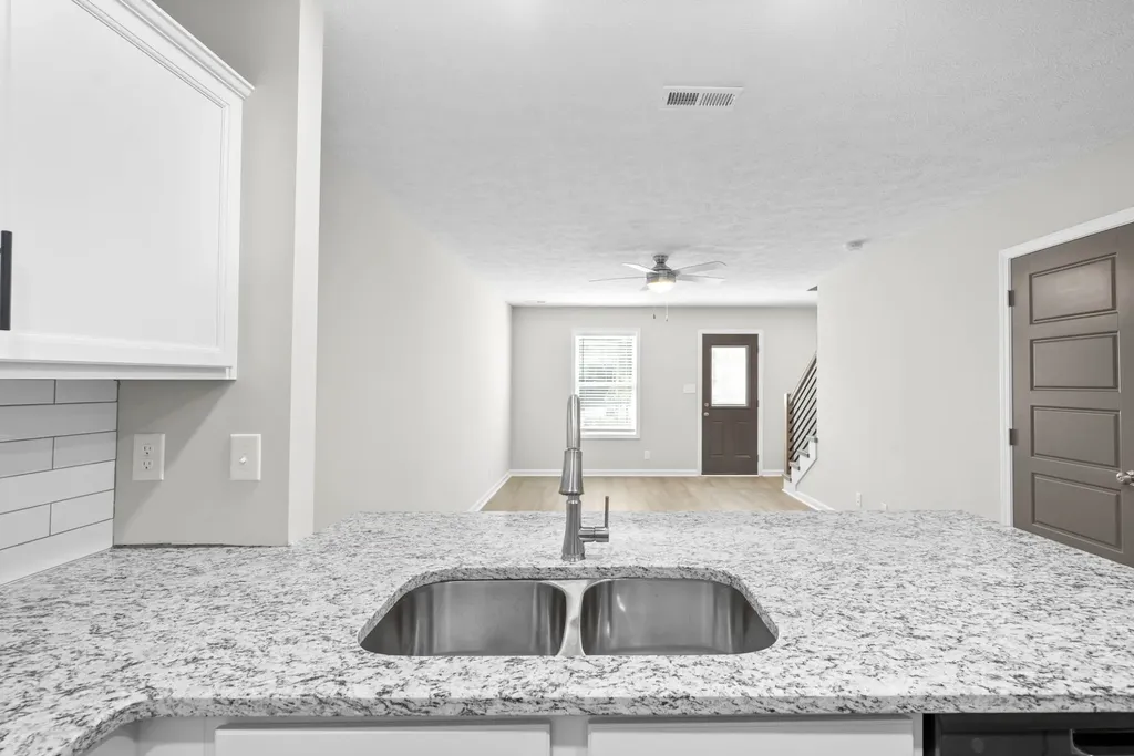307 Longshadow Trail Clarksville TN 37043