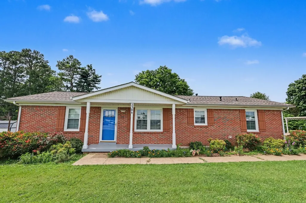 2306 Thomas Avenue Columbia TN 38401