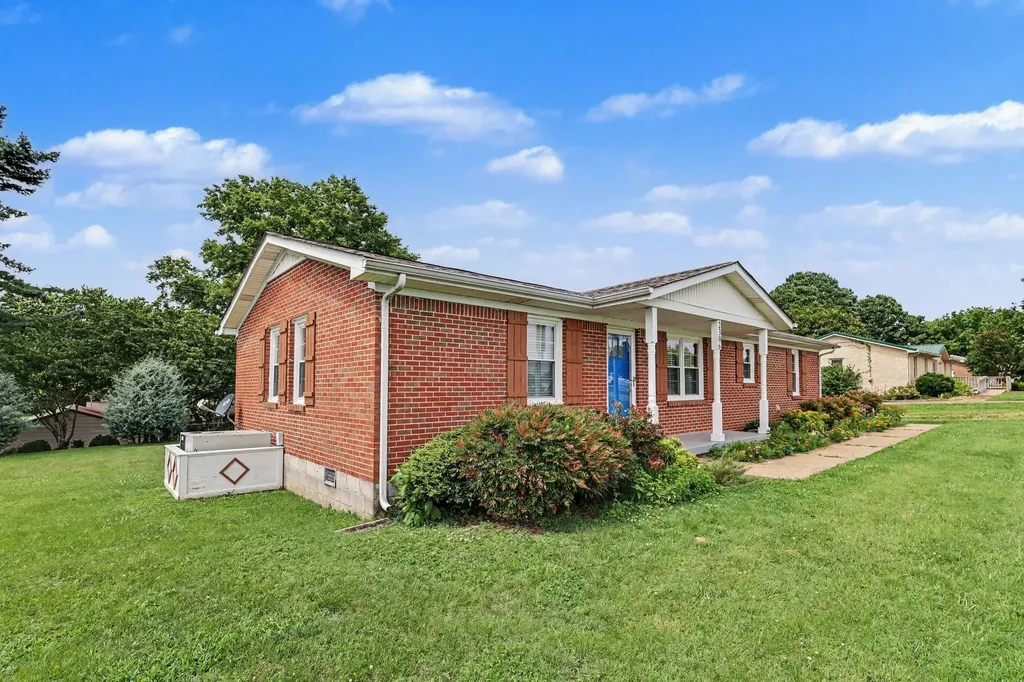 2306 Thomas Avenue Columbia TN 38401