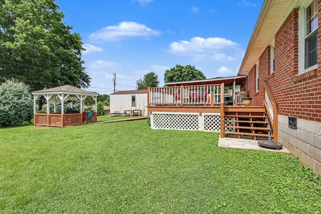 2306 Thomas Avenue Columbia TN 38401