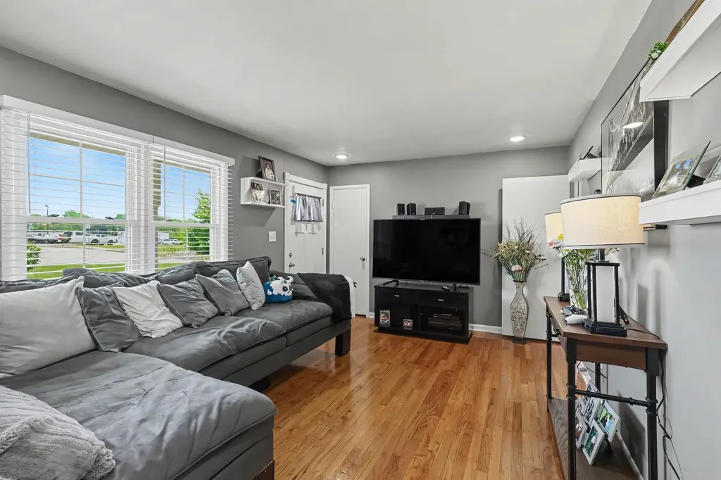 2306 Thomas Avenue Columbia TN 38401