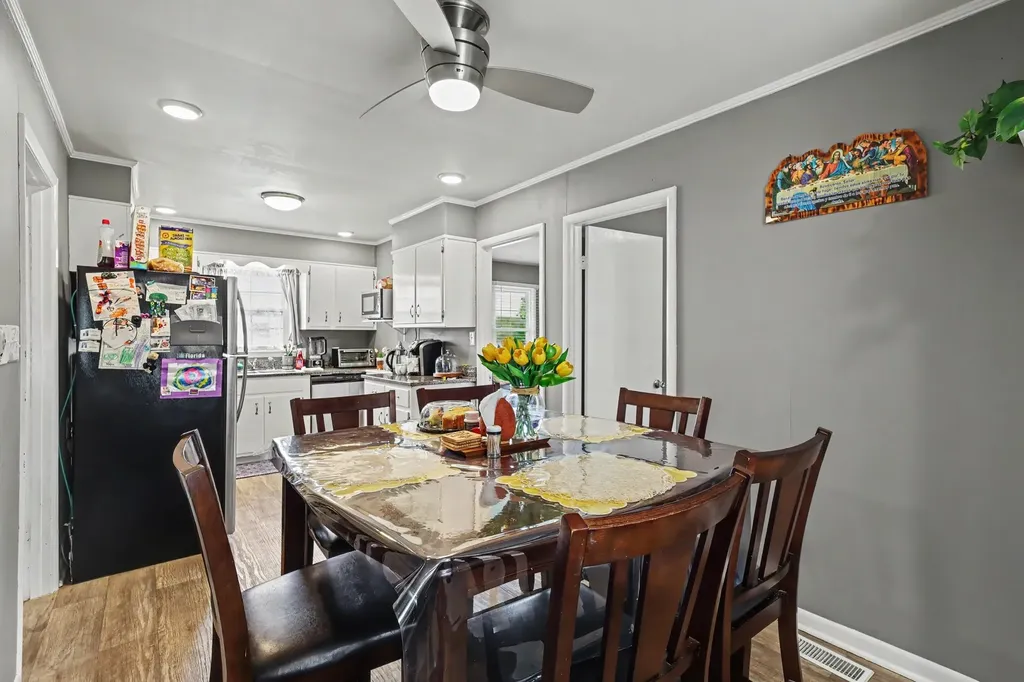 2306 Thomas Avenue Columbia TN 38401