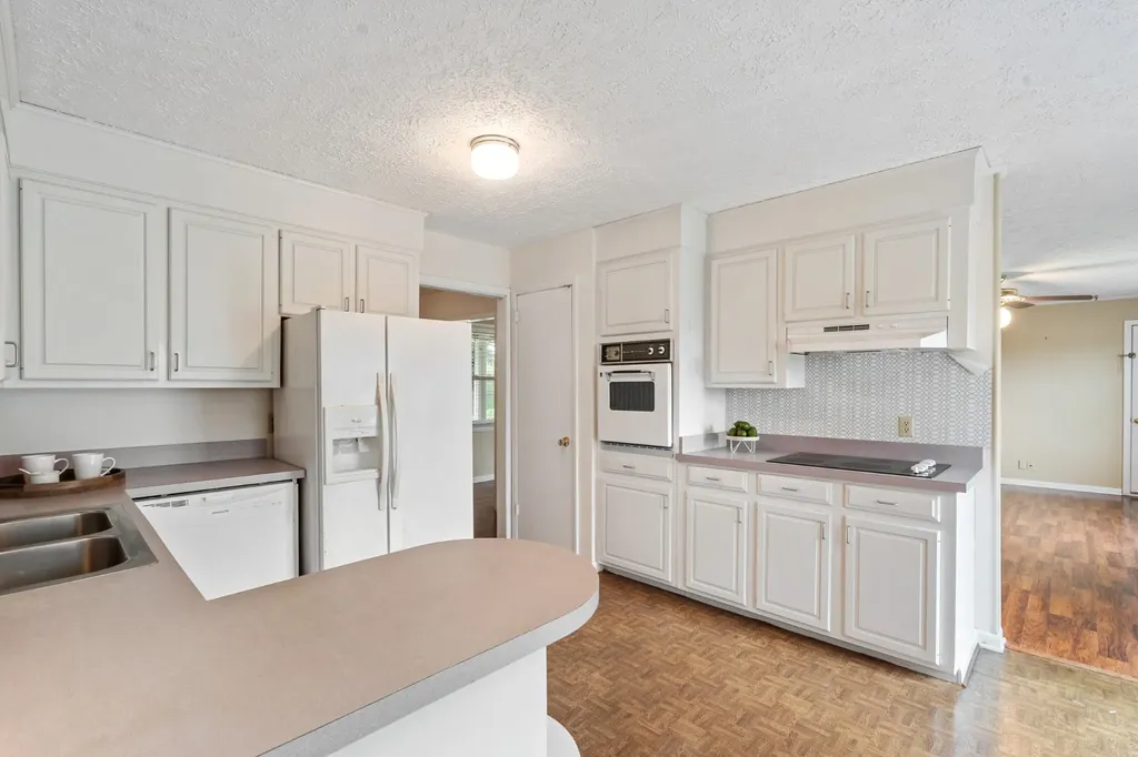 2054 Ridgecrest Circle Dickson TN 37055