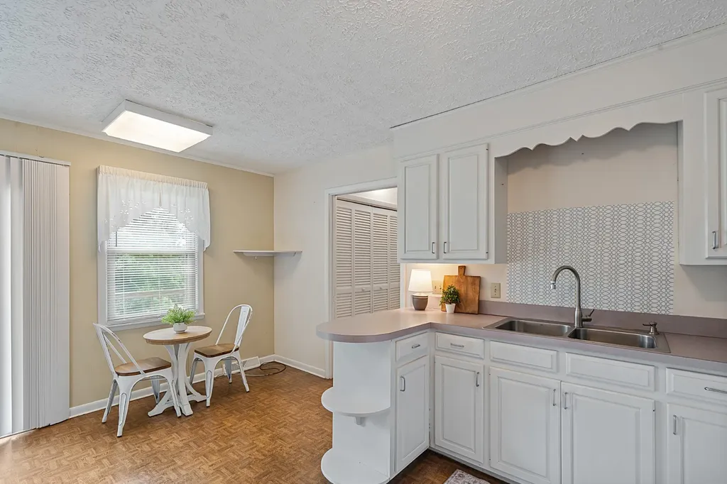 2054 Ridgecrest Circle Dickson TN 37055