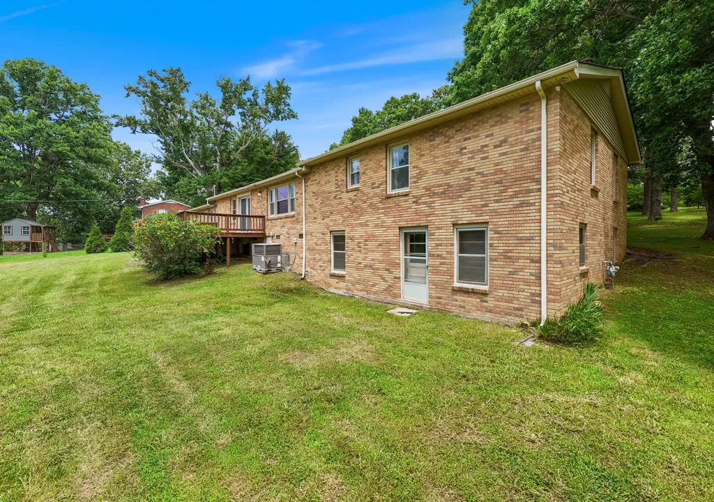 2054 Ridgecrest Circle Dickson TN 37055