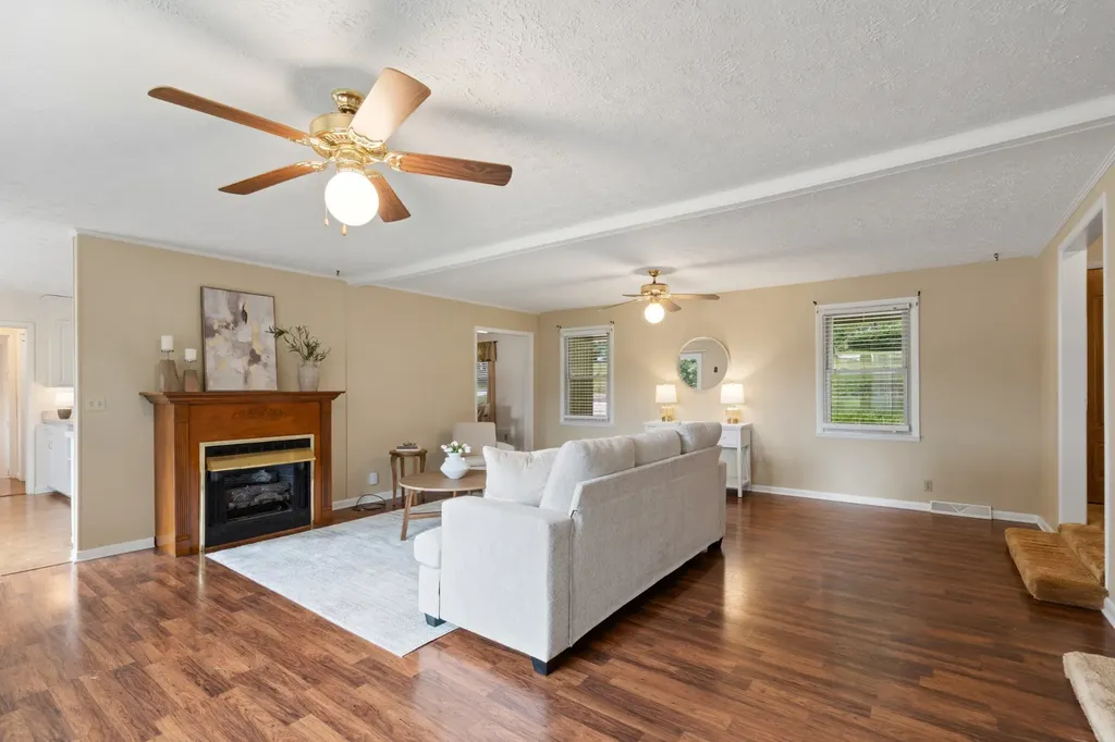 2054 Ridgecrest Circle Dickson TN 37055