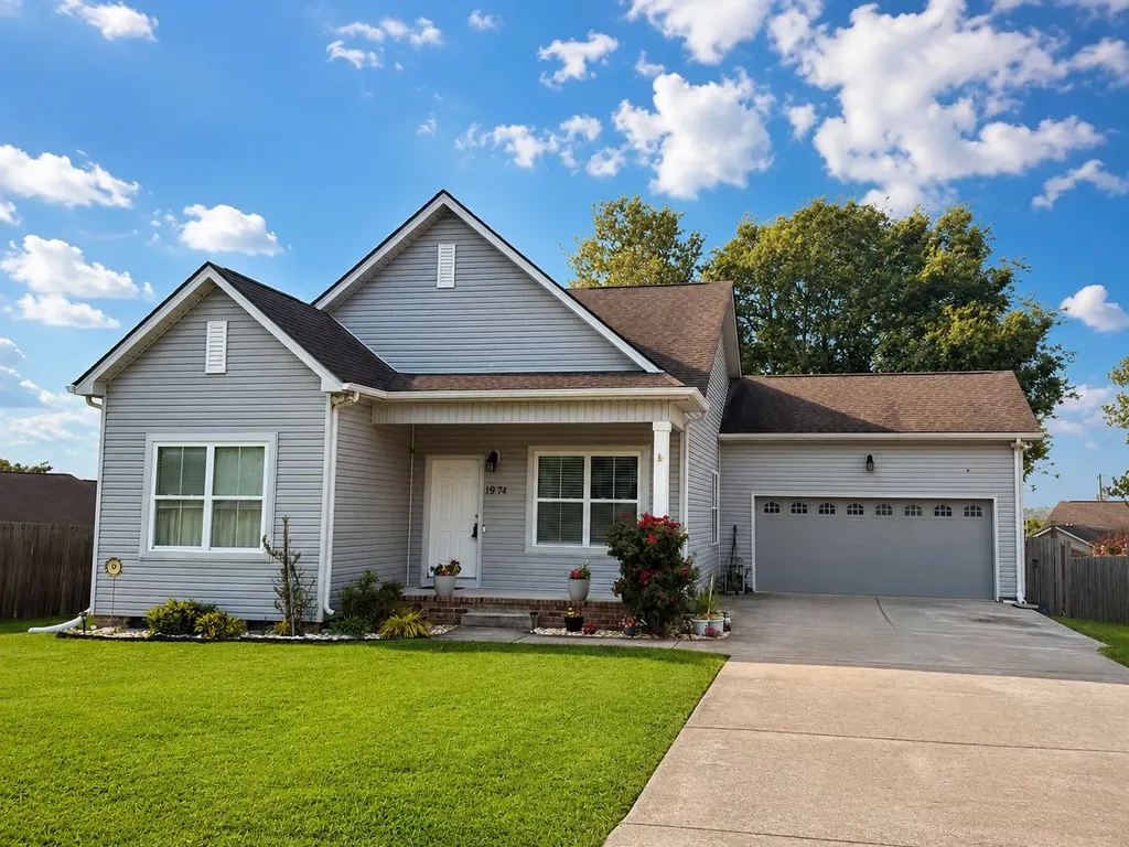 1974 Woodbury Lane Columbia TN 38401