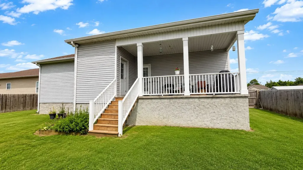 1974 Woodbury Lane Columbia TN 38401