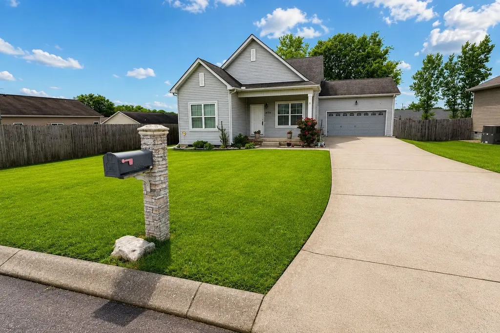 1974 Woodbury Lane Columbia TN 38401