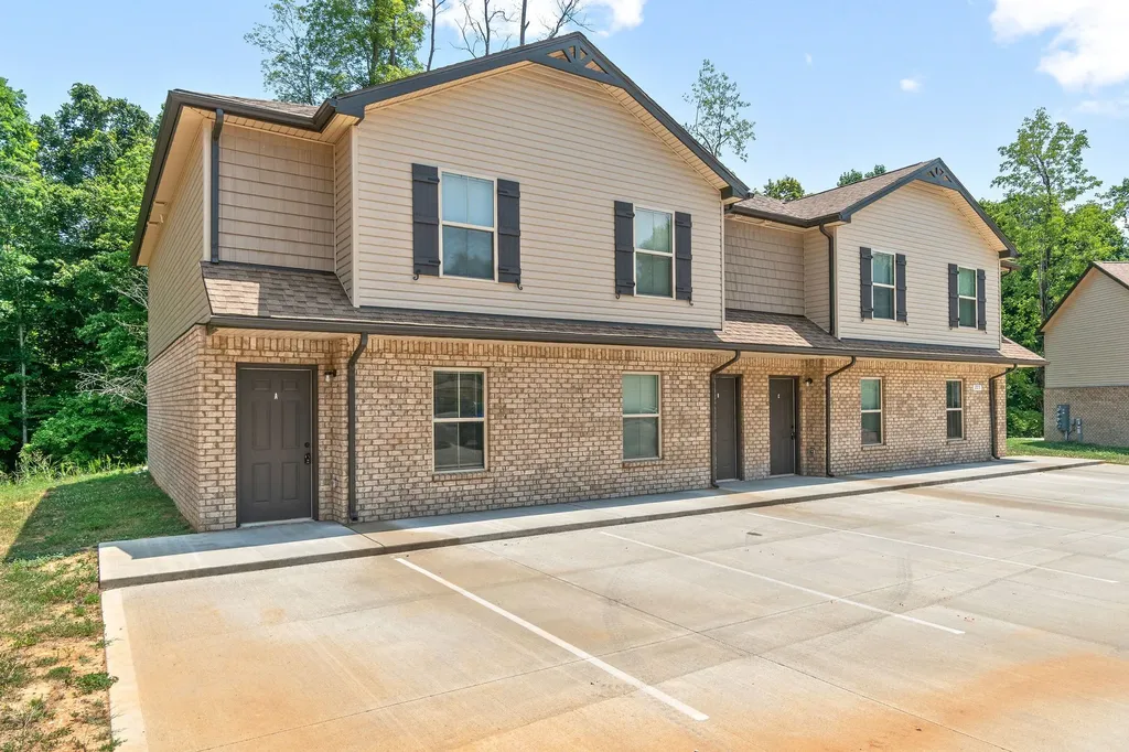 223 Smithson Lane Clarksville TN 37040