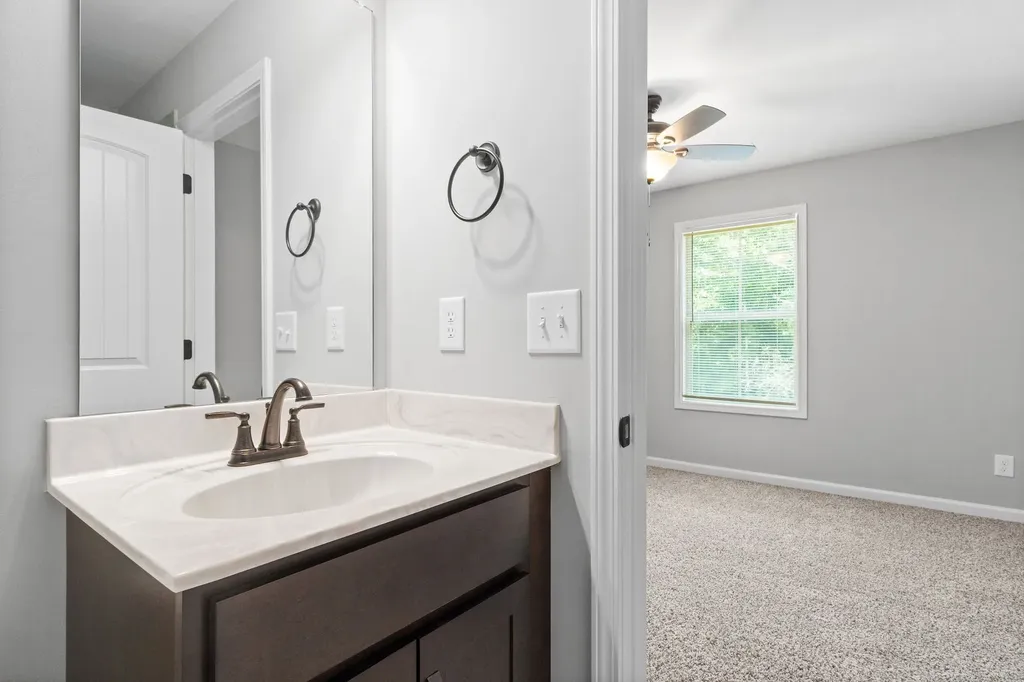 223 Smithson Lane Clarksville TN 37040