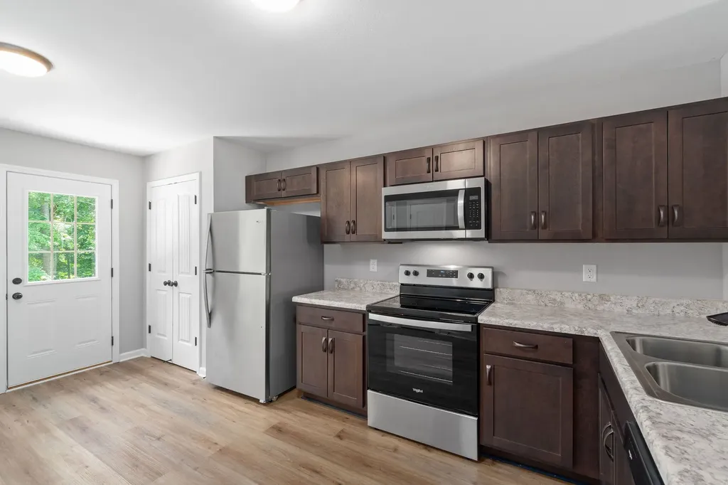 223 Smithson Lane Clarksville TN 37040