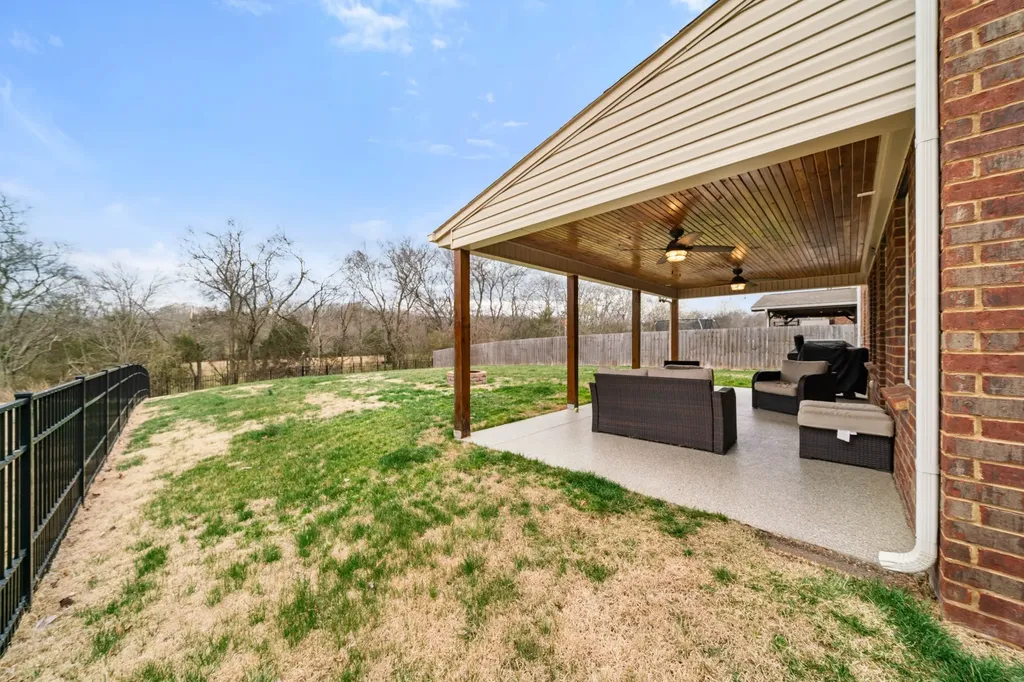 1003 Benwick Road Hendersonville TN 37075