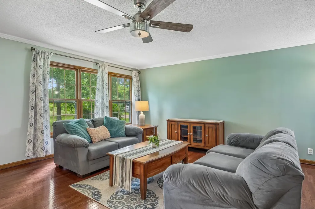 1533 Iron Bridge Road Columbia TN 38401