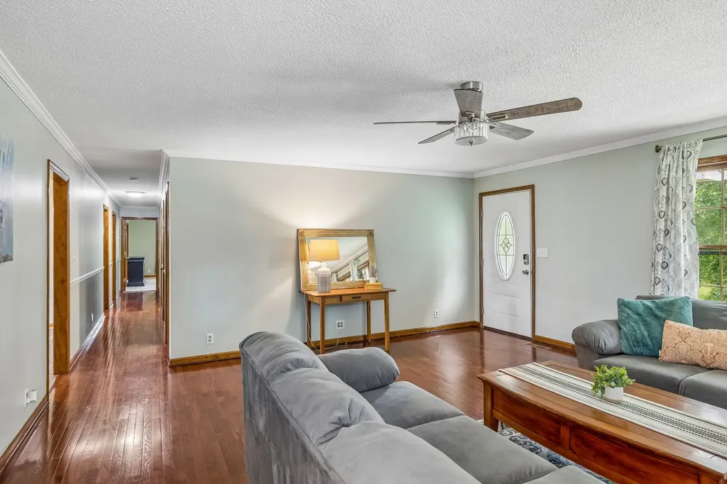 1533 Iron Bridge Road Columbia TN 38401