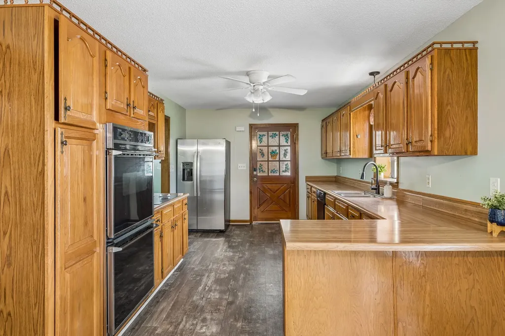 1533 Iron Bridge Road Columbia TN 38401