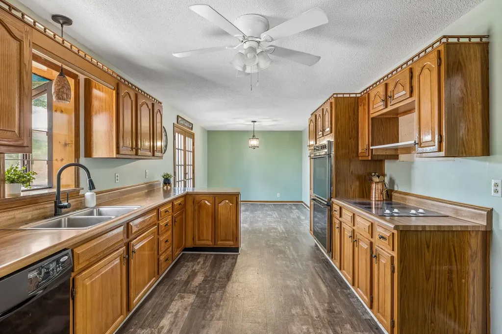 1533 Iron Bridge Road Columbia TN 38401