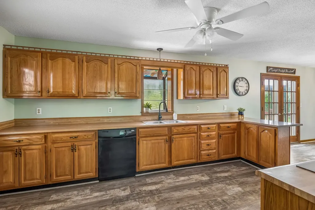 1533 Iron Bridge Road Columbia TN 38401