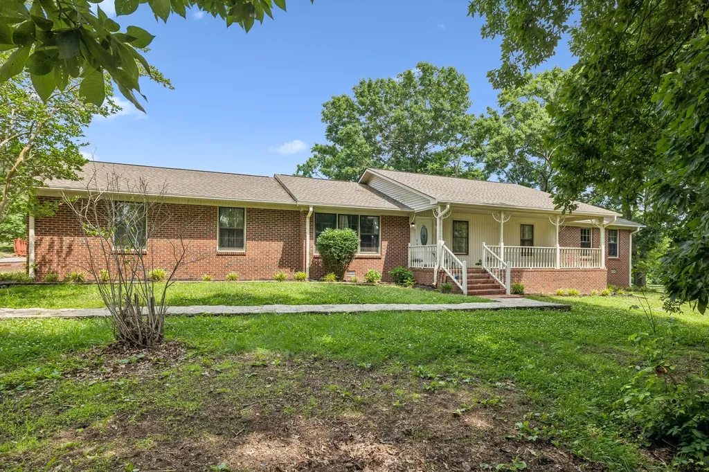 1533 Iron Bridge Road Columbia TN 38401