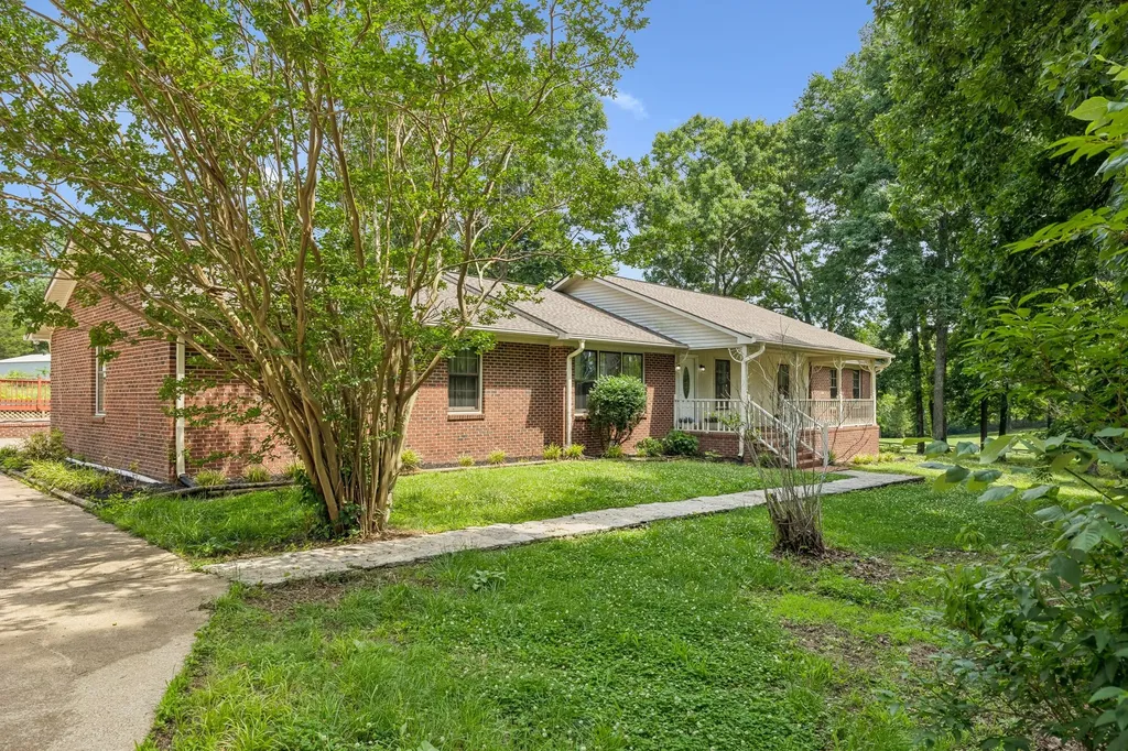 1533 Iron Bridge Road Columbia TN 38401