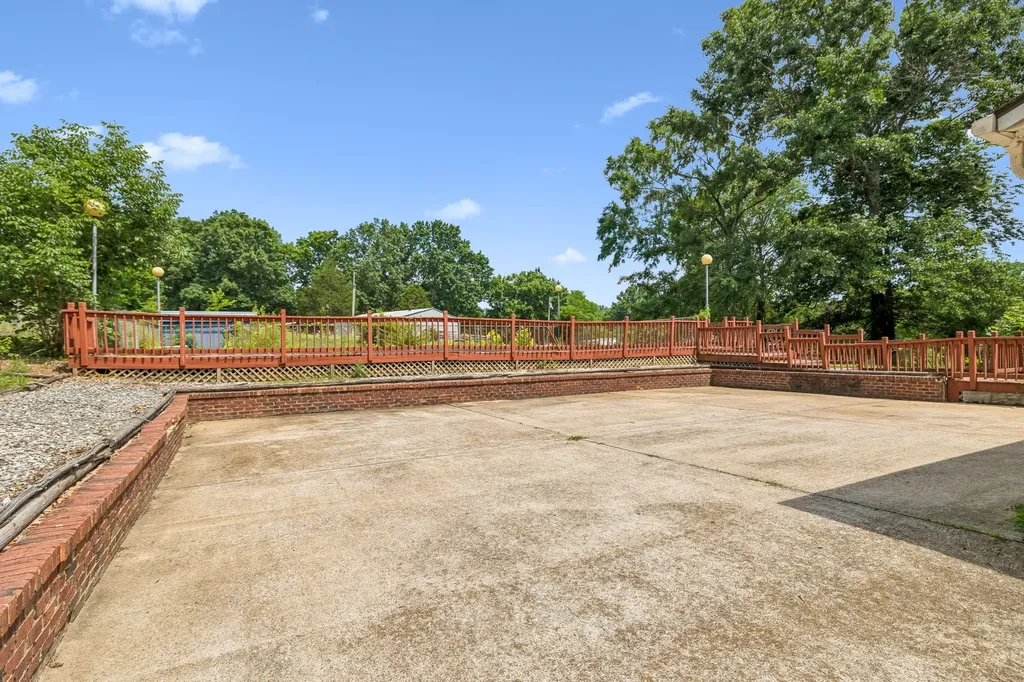 1533 Iron Bridge Road Columbia TN 38401