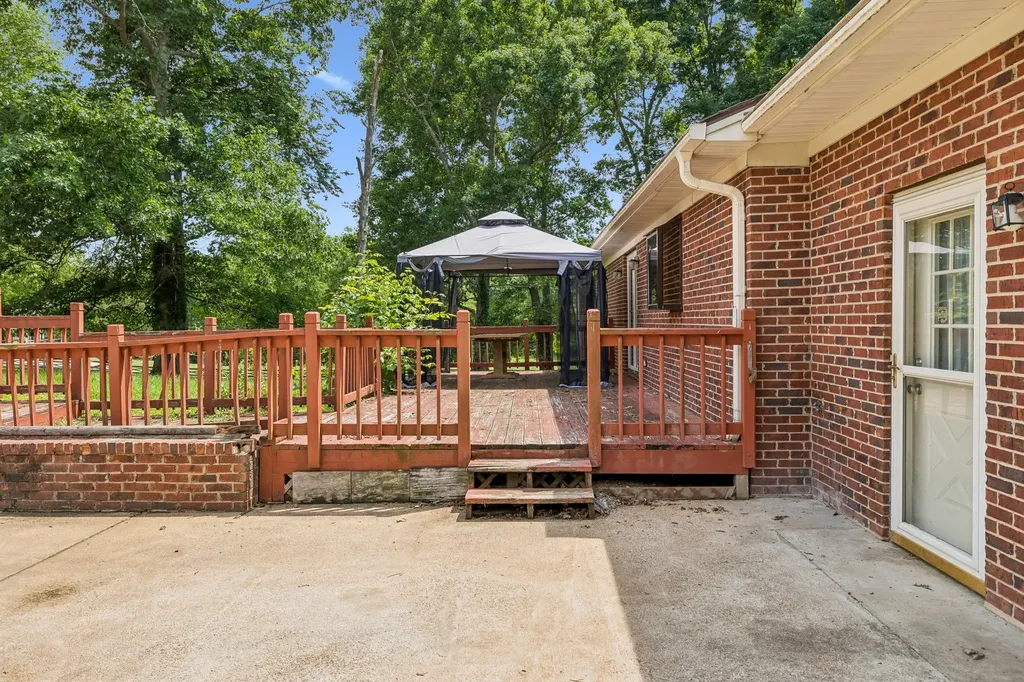 1533 Iron Bridge Road Columbia TN 38401
