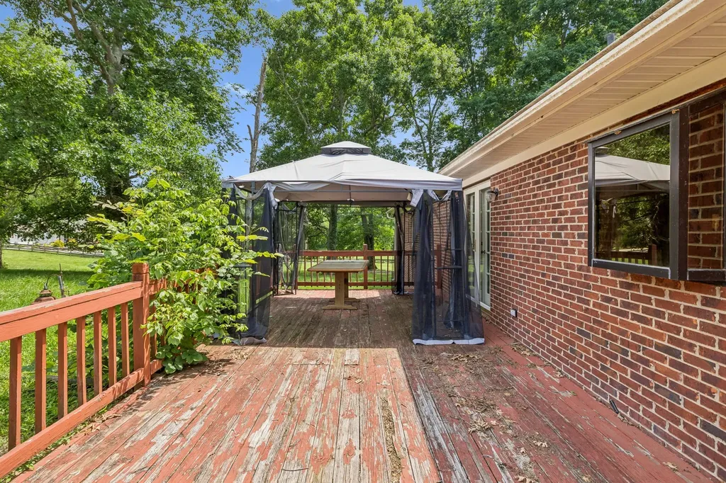 1533 Iron Bridge Road Columbia TN 38401