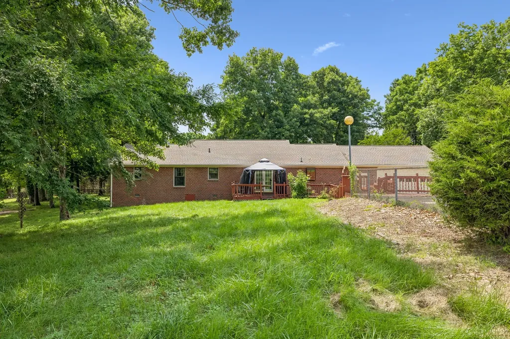 1533 Iron Bridge Road Columbia TN 38401