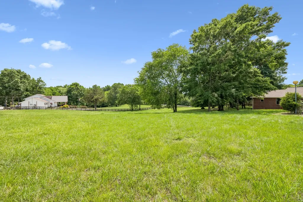 1533 Iron Bridge Road Columbia TN 38401