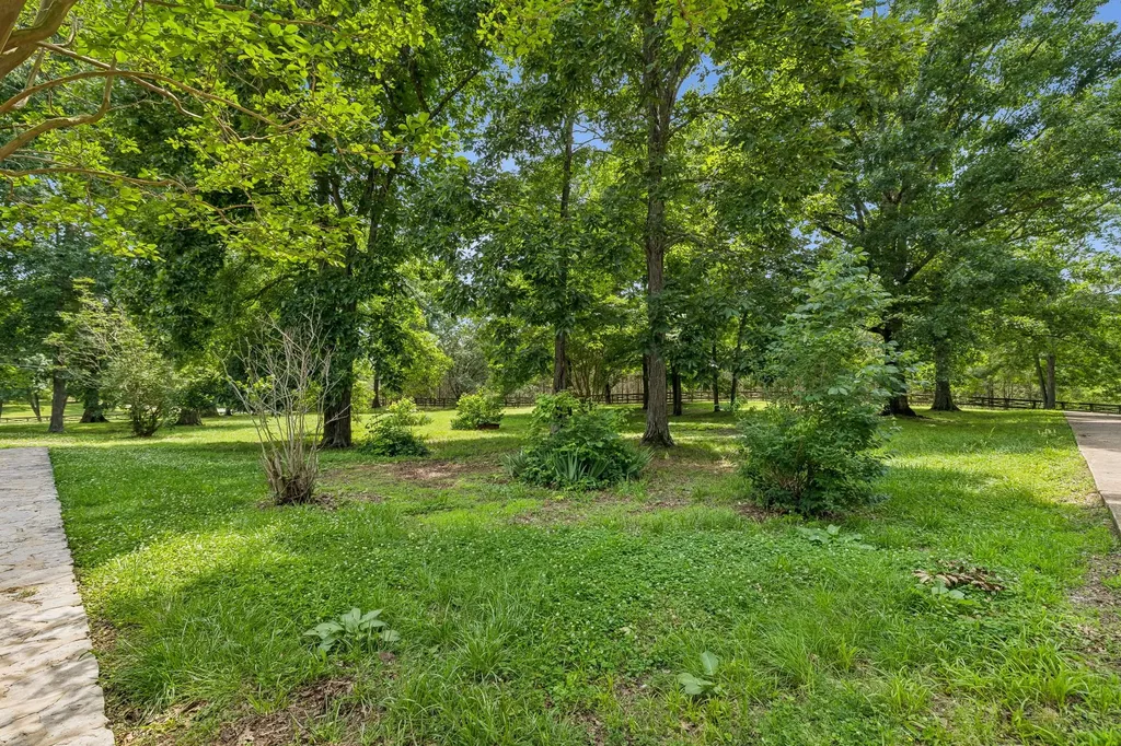 1533 Iron Bridge Road Columbia TN 38401