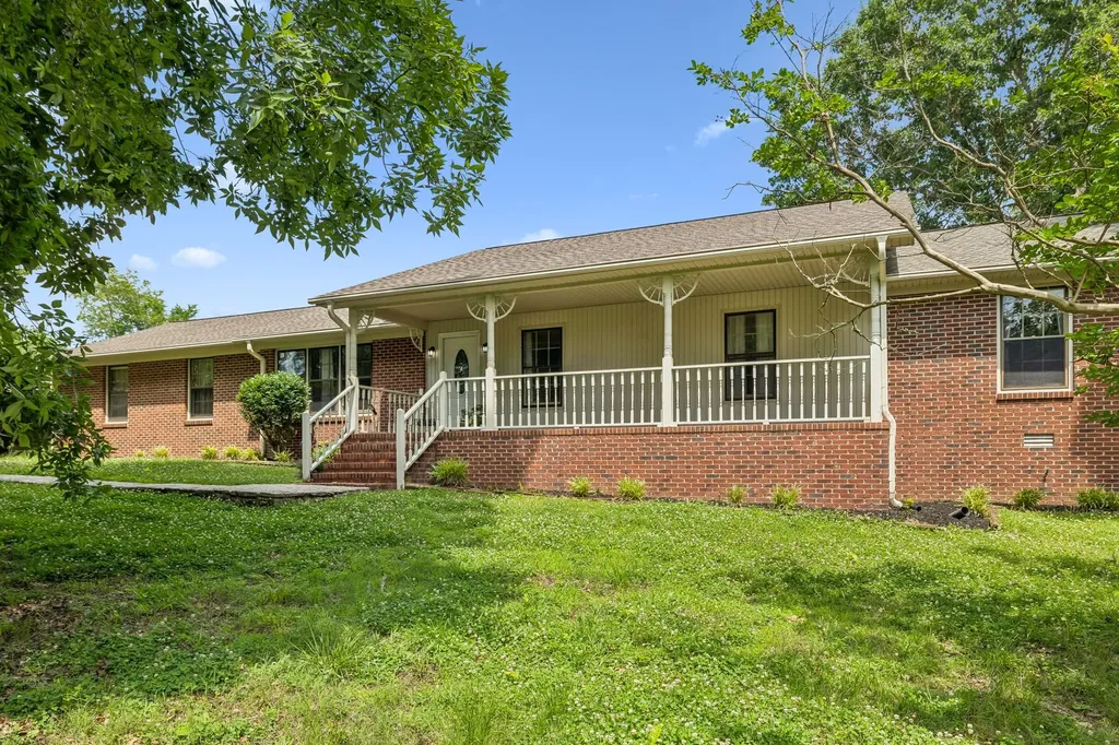 1533 Iron Bridge Road Columbia TN 38401