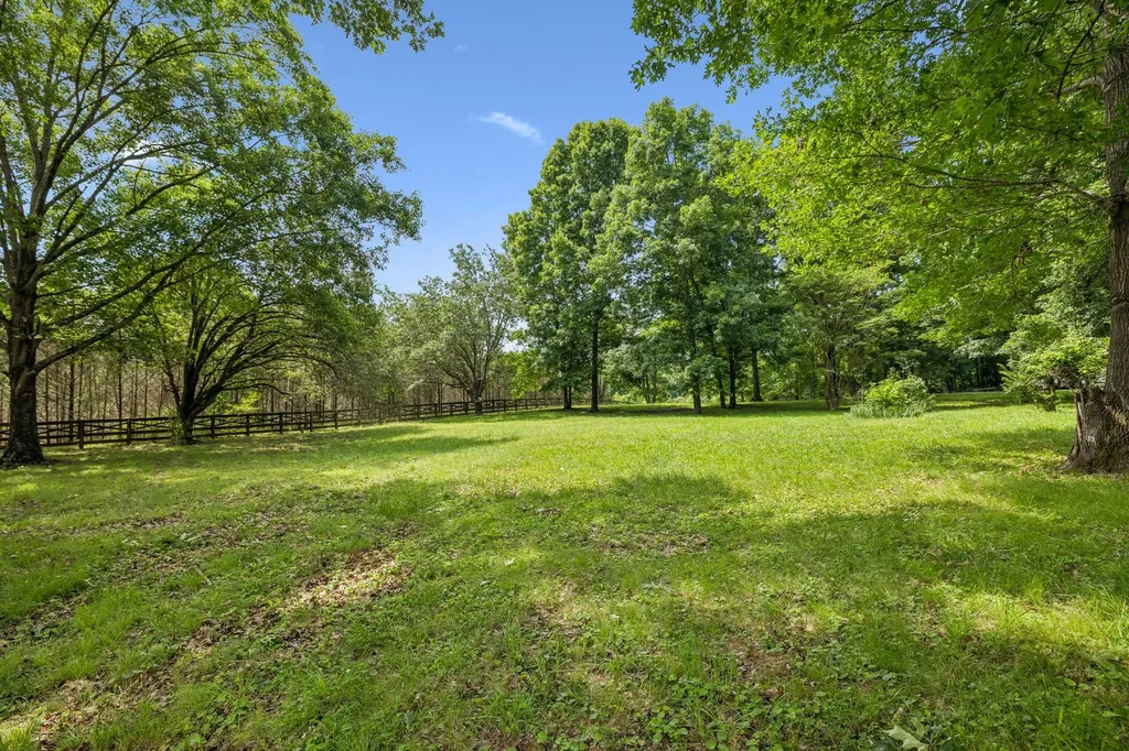 1533 Iron Bridge Road Columbia TN 38401