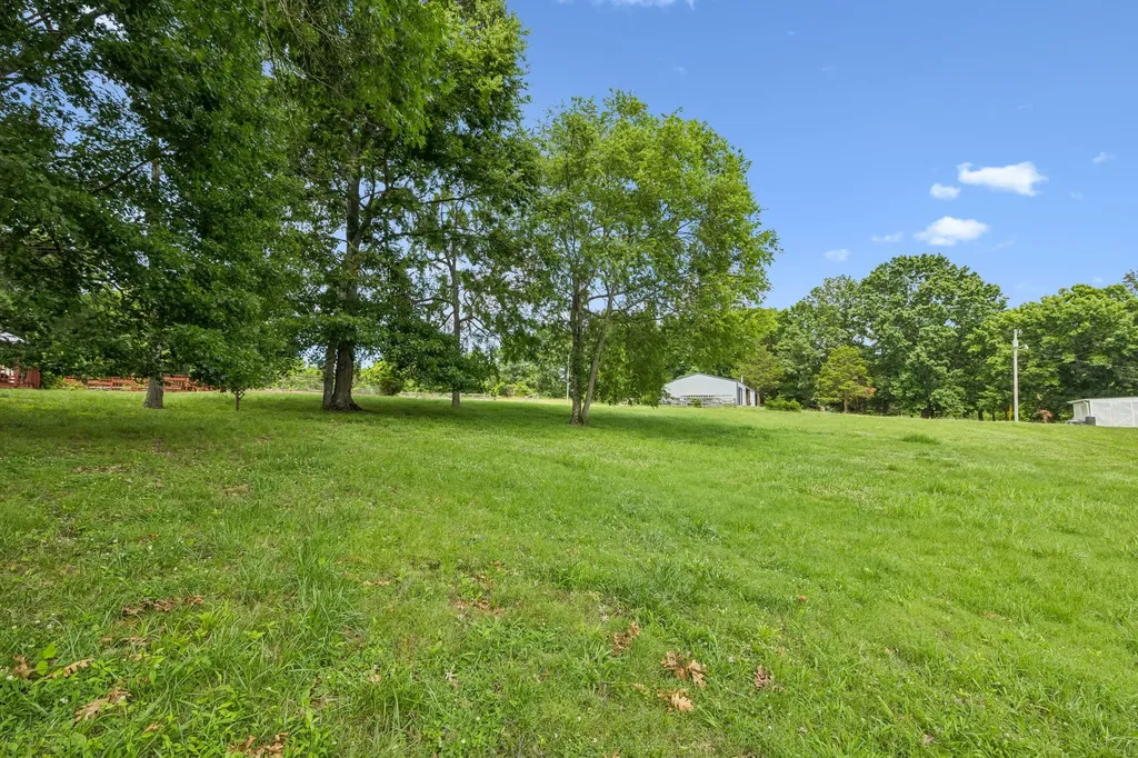 1533 Iron Bridge Road Columbia TN 38401