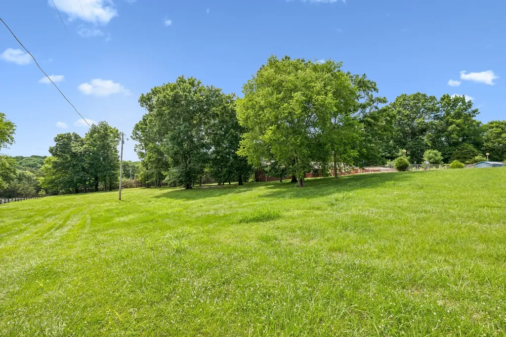1533 Iron Bridge Road Columbia TN 38401
