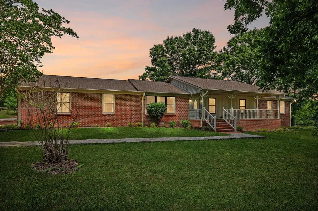 1533 Iron Bridge Road Columbia TN 38401